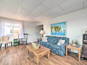 Walkable St Ignace Condo w/ Lake Huron Views