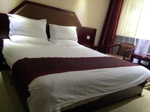 Golmud Love Travel Hostel