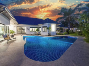 Villa Waree minutes to City and Beach