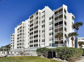 Eagle Cay Building 5-602