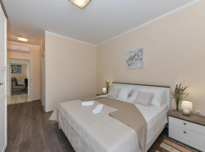 Ani 1 - With Pool - H