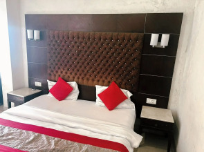 The Metropolis Guest House Near RK Ashram Metro Station