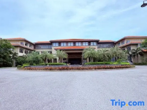 Qiziwan Banshan Banhai Homestay (Jiaotou Shanhaisong)