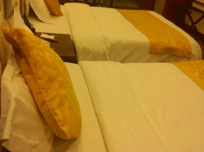 Zhongxiang Apartment Hotel