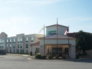 Holiday Inn Express Hickory-Hickory Mart by IHG