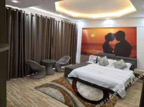 Kunming Xiaomengwan Theme Hotel