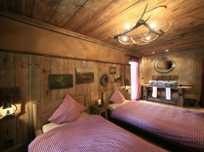 Beautiful Chalet with Jacuzzi and Sauna in Thirimont