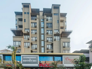 OYO 11855 Phoenix Hotel