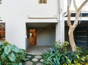 Luxurious & centrally located home away from home