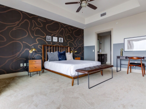 Domio Downtown Elegant 2BR 10 Min to Bbva Compass Soccer Stadium