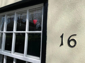 Charming Town Centre Character Cottage With Parking