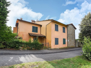 Peaceful Holiday Home in Lamporecchio With Pool