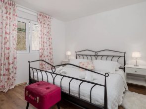 Awesome Home in Bregi With Jacuzzi, Wifi and 4 Bedrooms