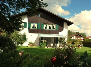 Haus Jorg Sosna Modern Retreat