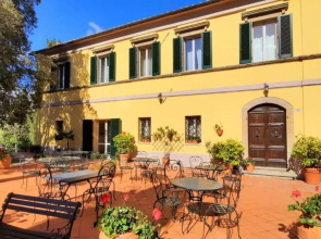 Elegant Villa in Florentine Style in the Countryside of Radicofani-la Palazzina
