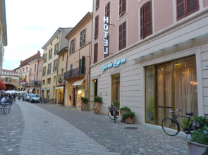 Hotel Centrale Byron