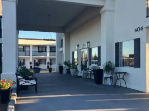 Stratus Suites - Boutique Hotel