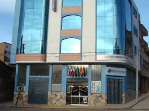 The Real House-Hostel