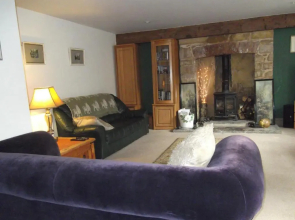 Manor House Annex - Sleeps up to 6 People