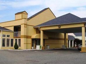 海湾广场汉普顿套房酒店(Hampton Bay Plaza & Suite)