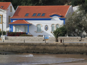 Casa do Cais de São Martinho do Porto
