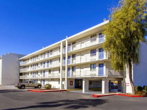 Motel 6 Phoenix - Northern Avenue