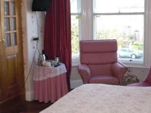 Strathmore Lawn East - Guest house