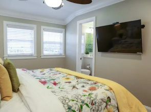 Fantastic 6 bedroom 4 bath Pool Home