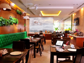 White Lotus Hotel Saigon