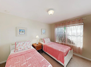 Windsor Hills Oasis: Private Pool, Spa & Game Room 6 Bedroom Home