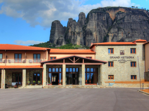 Grand Meteora Hotel