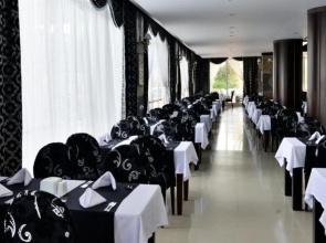 Side Royal Paradise