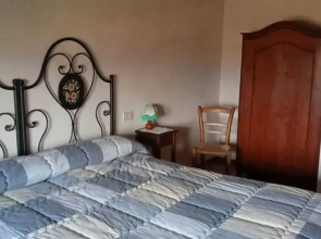 Nice Apartment With Pool and Beautiful Garden