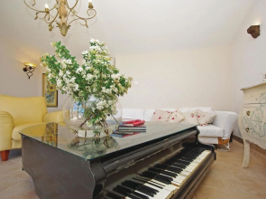 Beautiful Home in Tucepi With Jacuzzi, Wifi and 2 Bedrooms