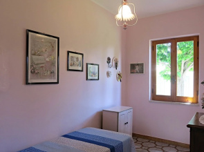 Dolly - con giardino a 250 mt dal mare