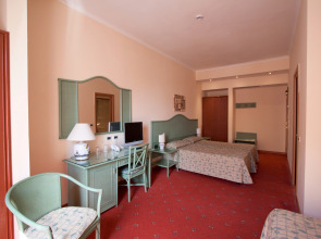 Laurentia Hotel