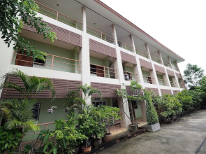 Arunroj Apartment