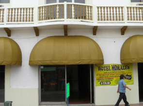 Hotel Morales Inn