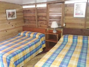 Secret Cabins At Firefly Beach