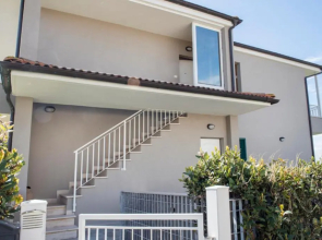 N196 - Numana, Delizioso Bilocale Con Giardino E Vista Mare