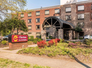 Lake Norman Inn and Suites