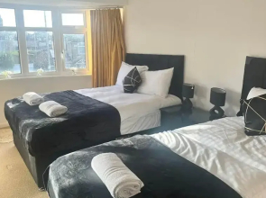 Serene Leeds Retreat - 3 Bedroom House