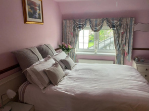 Carmichael Bed And Breakfast