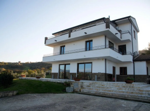 House With 3 Bedrooms in Bosco di Caiazzo, With Wonderful Mountain View, Shared Pool, Enclosed Garden