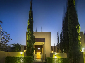 Grandeur on Bay Three