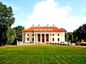 Pakruojis Manor Hotel Stadala