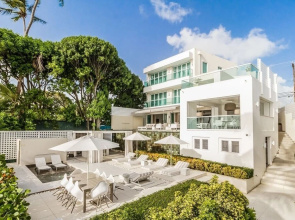 Footprints Estate 11 Bedroom Home by Blue Sky Luxury
