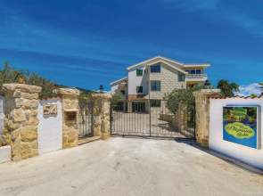 Awesome Home in Trogir With 4 Bedrooms, Jacuzzi and Sauna