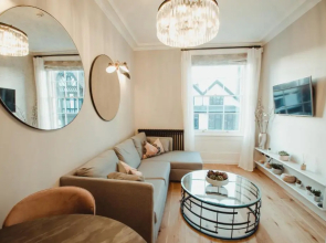 ch1 boutique stays - queen suite