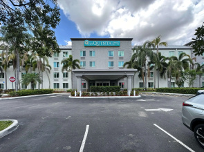 La Quinta Inn & Suites by Wyndham Sawgrass